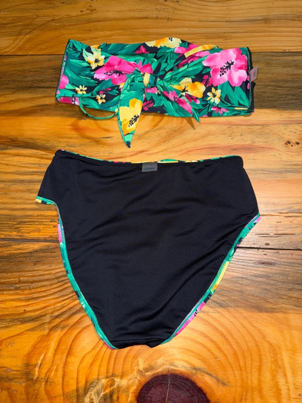 Old Navy Floral Bikini Set with Green, Pink and Yellow Flowers, Women’s - Picture 5 of 7